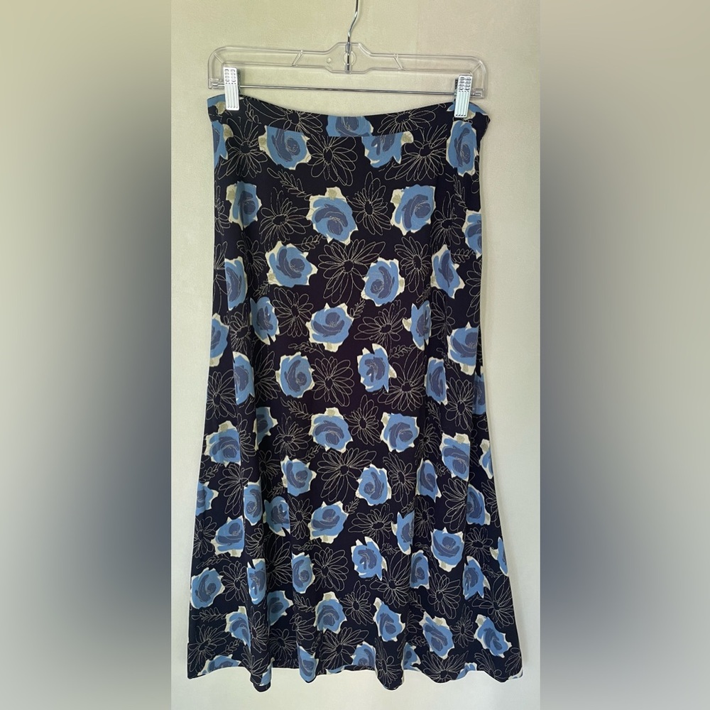 EDDIE BAUER Women’s Blue Floral Midi Skirt Size 8P 34” Long Cottagecore Modest